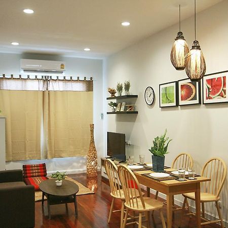 The Serene House Bangkok Extérieur photo