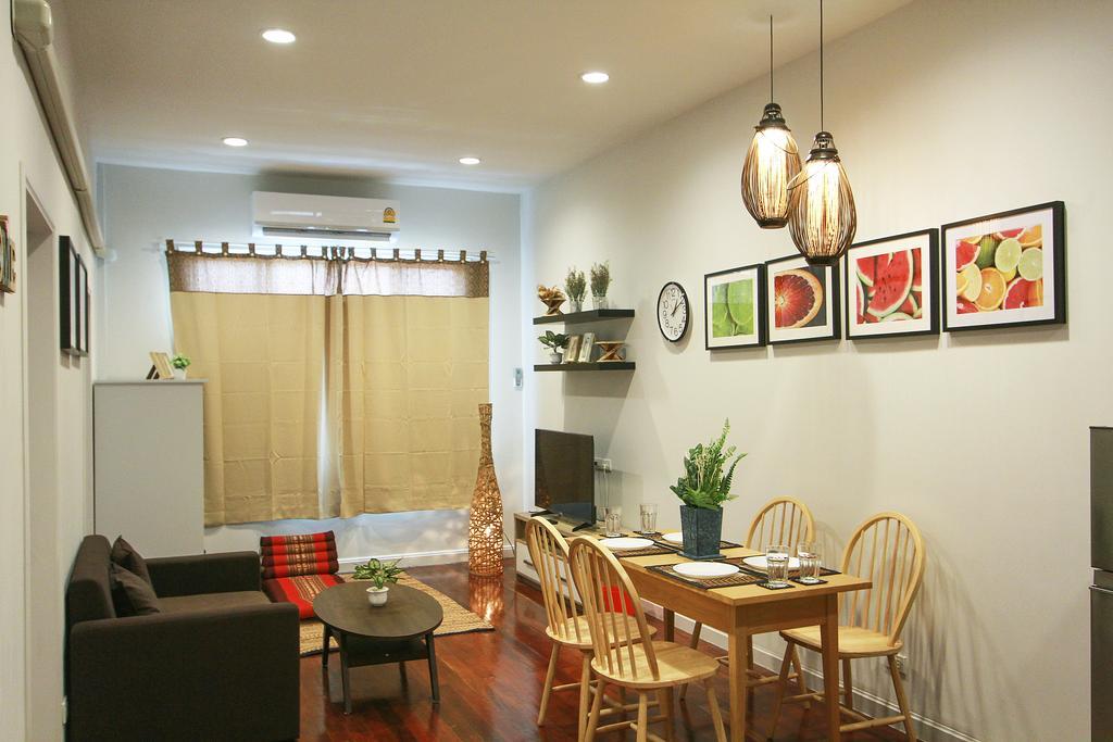 The Serene House Bangkok Extérieur photo