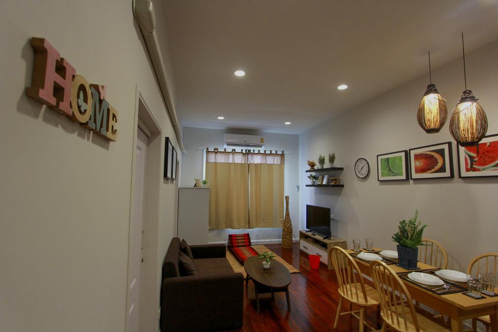 The Serene House Bangkok Extérieur photo