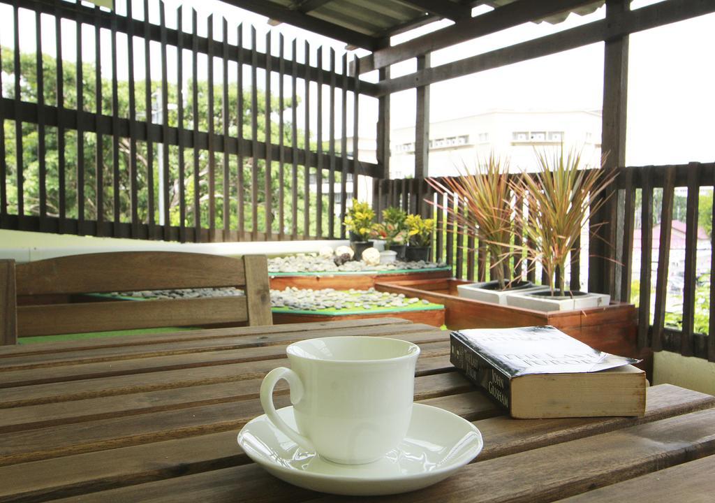The Serene House Bangkok Extérieur photo